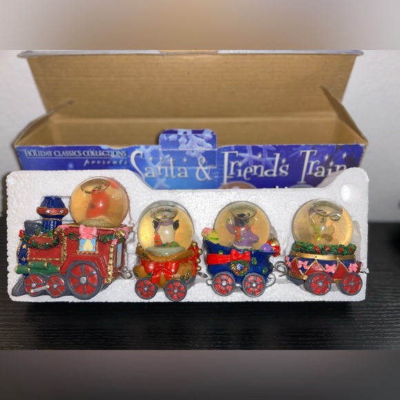 Set of 4 Santa & Friends Snow Globe Train Christmas Holiday Classics Collection - Picture 5 of 5